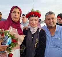 لقاء مؤثر للأسيرة المحررة أمل طقاطقة بذويها
