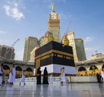 هل سمحت السعودية للأطفال مرافقة ذويهم لدخول الحرمين؟