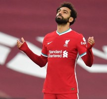 أسطورة ليفربول يتحدث عن مصير صلاح