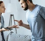 ما حكم المرأة التي ترفع صوتها على زوجها وتتطاول عليه بالكلام