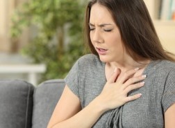 متى تظهر أعراض استنشاق الكلور
