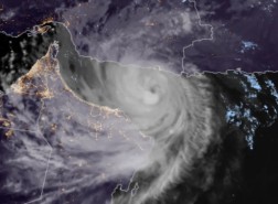 مصرع طفل جراء إعصار شاهين في عُمان