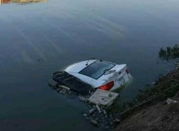 حادثة مفجعة.. إنقلاب سيارة عروسين في مصرف صحي (فيديو)