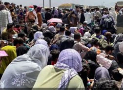 شاهد بالفيديو هروب أفغان عبر الجبال خوفا من طالبان