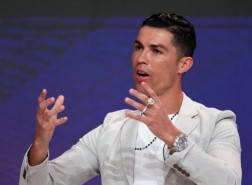 سبب تأخر رونالدو في الظهور في زي اليونايتد