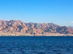 لماذا سمي البحر الاحمر بهذا الاسم