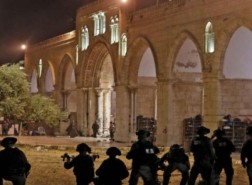 الاعتداء على المصلين في المسجد الاقصى
