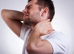 متى يكون ألم الرقبة خطير