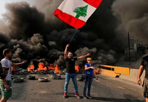 مصرع مواطن لبناني احتجاجا على الأوضاع الصعبة