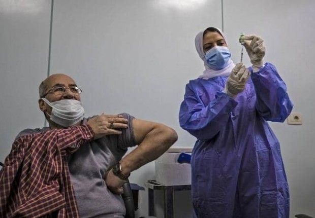 ما نسبة الحاصلين على لقاح كورونا في مصر؟