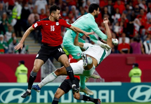 القنوات الناقلة لمباراة المغرب والجزائر اليوم