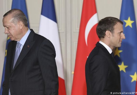 الرئيس التركي رجب طيب أردوغان ونظيره الفرنسي إيمانويل ماكرون - أرشيفية