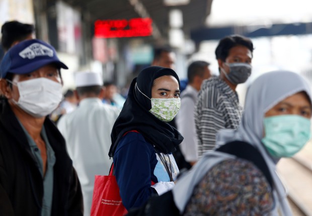 أول إصابة "أوميكرون" في إندونيسيا
