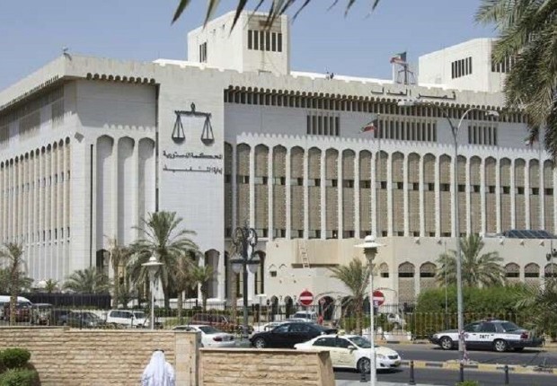 أسماء القضاة الموقوفين عن العمل في الكويت