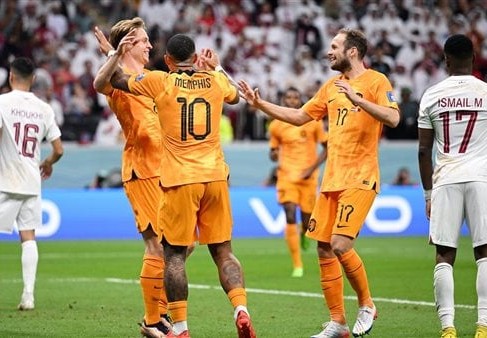 معلق مباراة هولندا اليوم