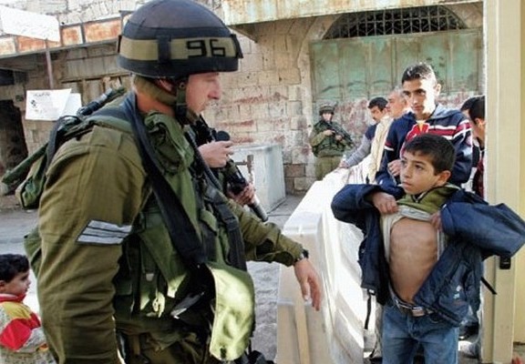 موقع: إسرائيل قتلت ألفي طفل فلسطيني