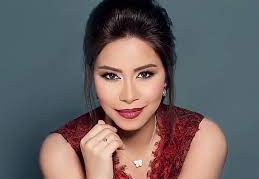 الفنانة شيرين عبد الوهاب