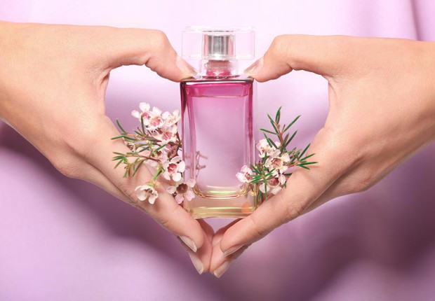 هل العطر يفطر في رمضان