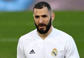 كم عدد أهداف بنزيما في مسيرته 2022