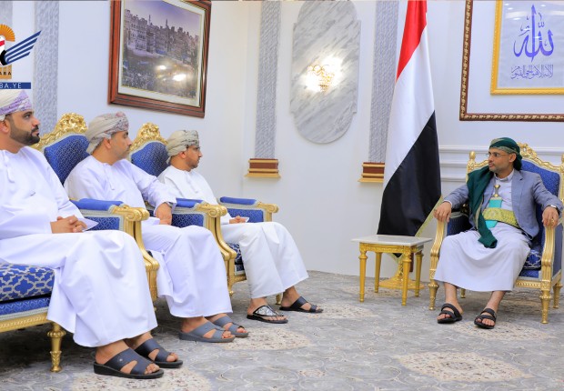الإمارات تكشف تعقيدات بمفاوضات صنعاء والرياض