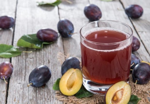لتجنب الإمساك في رمضان.. 7 أطعمة تحسن حركة الأمعاء منها البرقوق