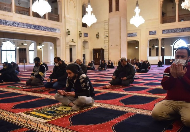 هل يجوز الاعتكاف في غير المسجد