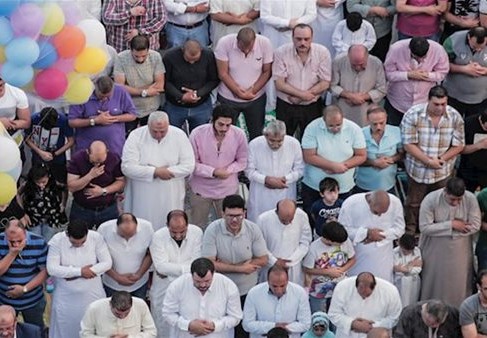 متى يبدأ التكبير في عيد الفطر