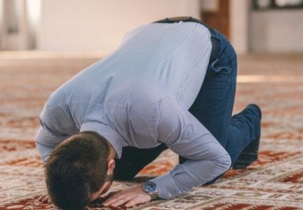 كيف يتحقق الخشوع في الصلاة