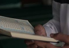 حكم قراءة الفاتحة على الميت