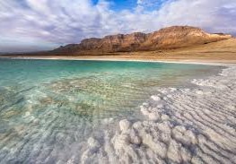 لماذا سمي البحر الاحمر بهذا الاسم