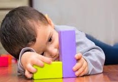 اعراض التوحد عند الاطفال